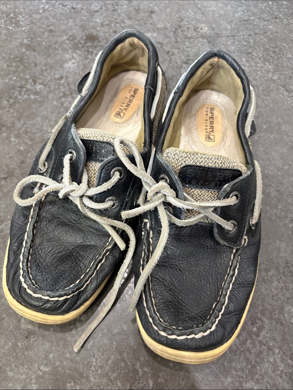 Sperry Men’s Black Leather Boat Shoes with Cream Laces
